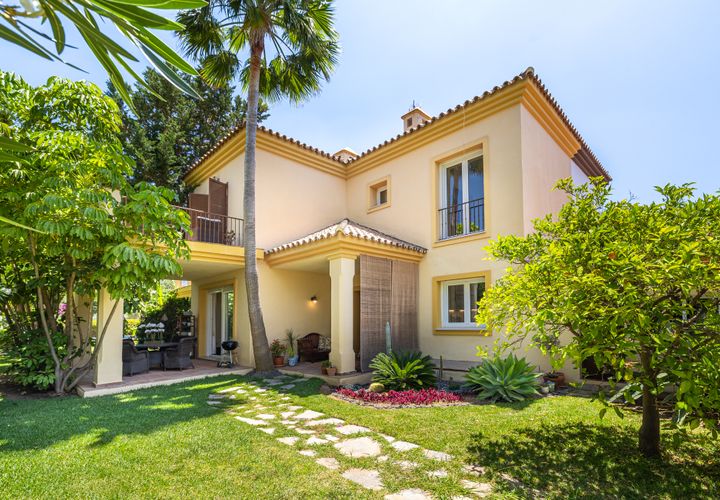 Villa a Marbella, Malaga, Marbella - € 1.395.000 | Ref: ALM5419264 - foto 1